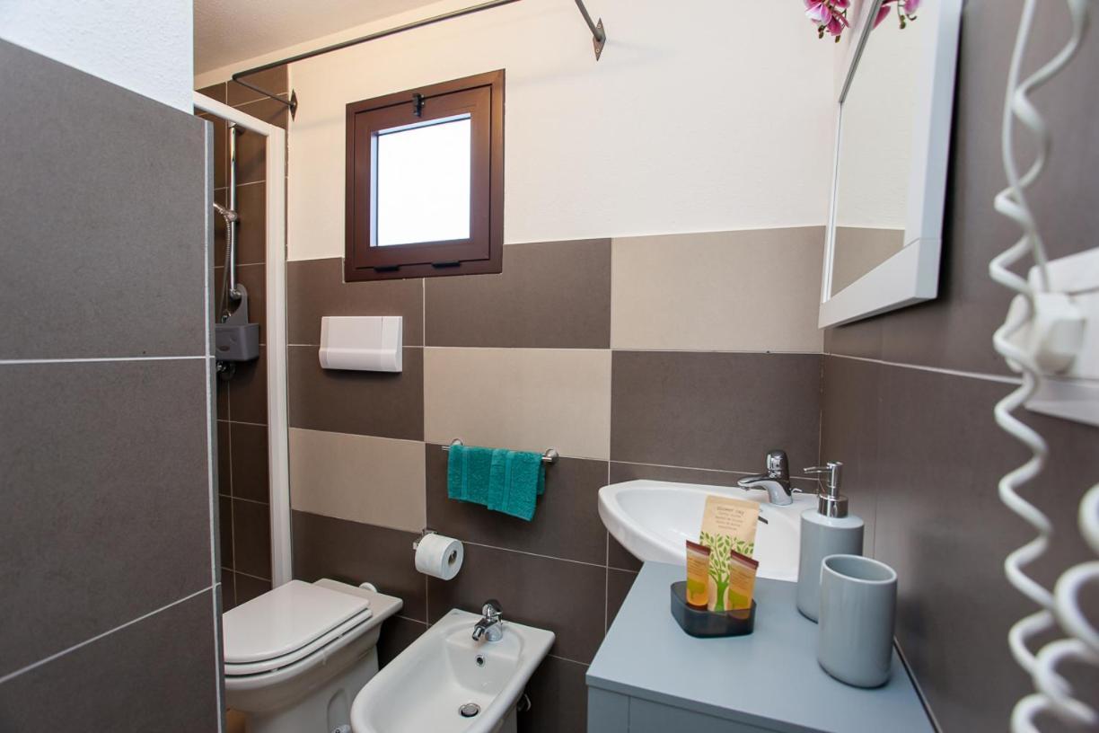 Mivida "Le Stanze Di Ada" Bed and Breakfast San Teodoro  Εξωτερικό φωτογραφία